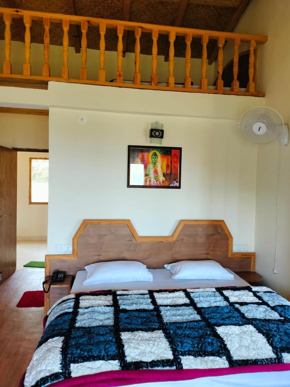 Elphinstone Inn Almora Exterior foto