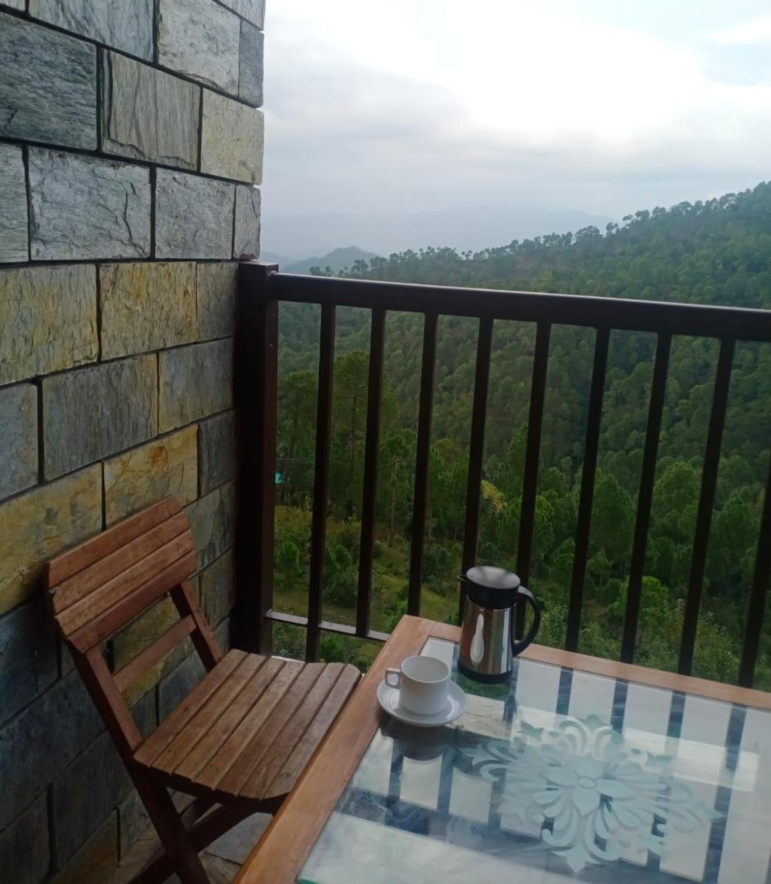 Elphinstone Inn Almora Exterior foto