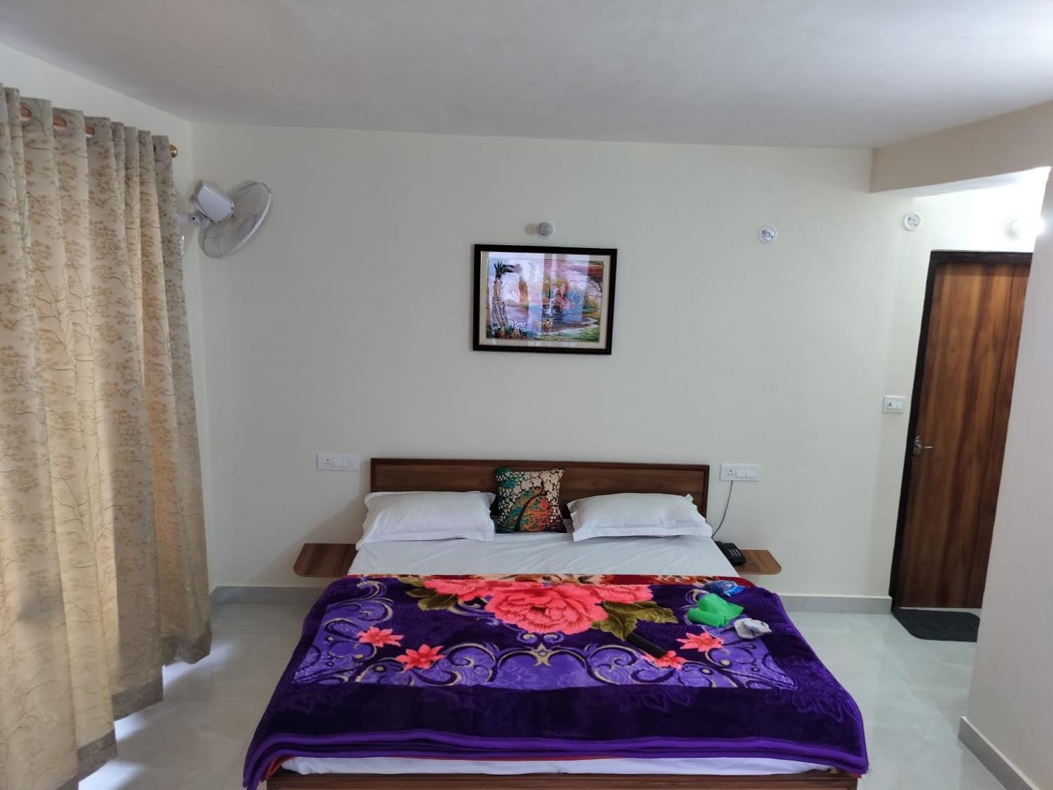 Elphinstone Inn Almora Exterior foto