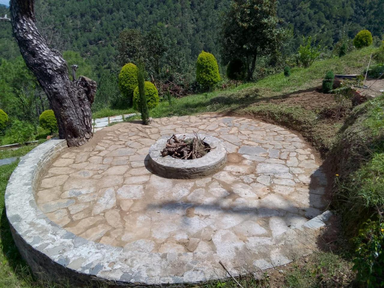 Elphinstone Inn Almora Exterior foto